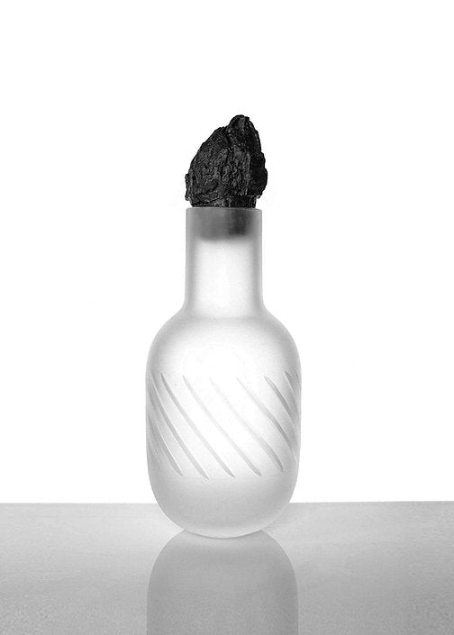 Carafe Born in Flames with wood stopper