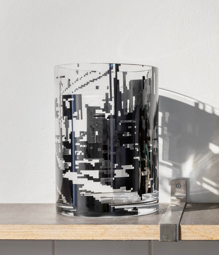 AEZAKMI vase